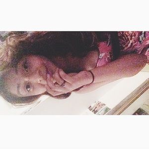 Meet your Posher, Alexandra